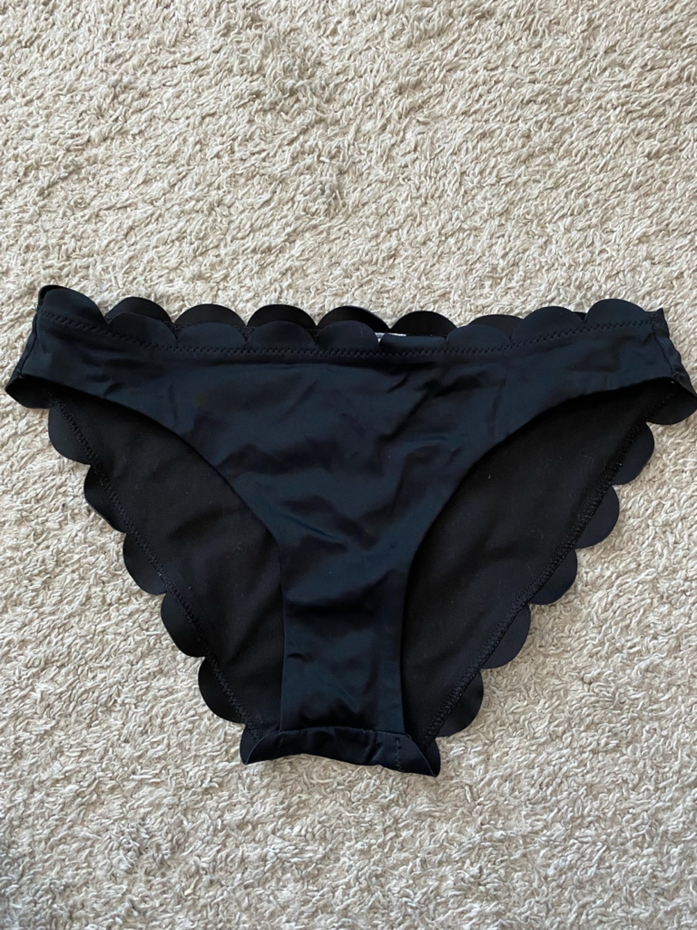 Swim bottoms scalloped